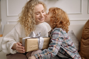 Read more about the article 13 Inexpensive Mother’s Day Gifts Not More Than $25
