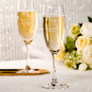 Read more about the article 40+ Exciting Wedding Toast Examples to Use In The Wedding