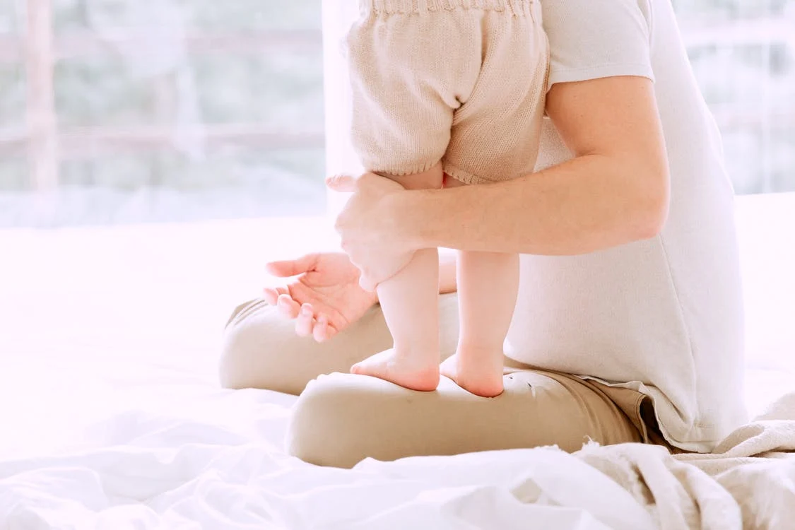 You are currently viewing What to Write on a Baby’s First Christmas Card?